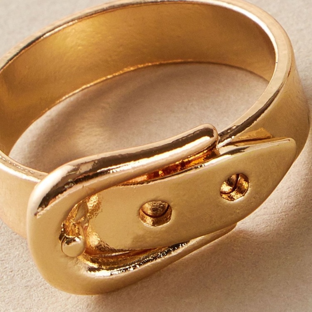 3/$30 💛 Belt Buckle Ring - Picture 4 of 4